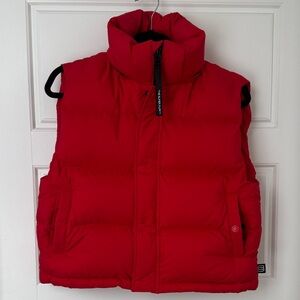 Aritzia Cropped red super puff vest